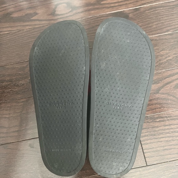 Givenchy women size 10 worn once. - Picture 4 of 5